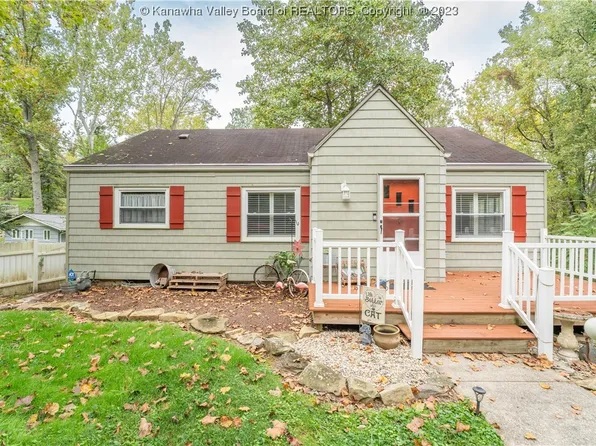 902 McQueen Blvd, Saint Albans, WV 25177