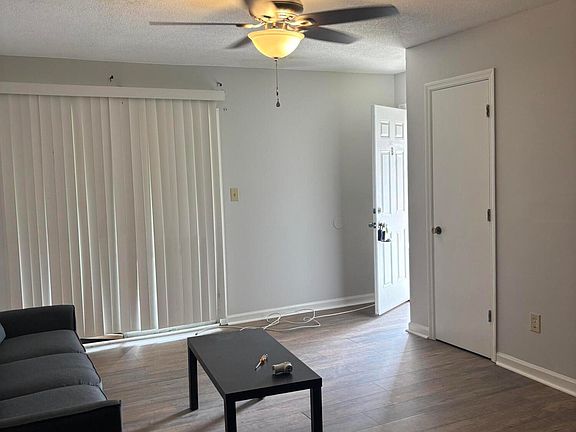 5th image of 2412 Antebellum Dr #B