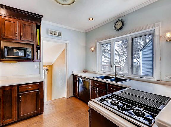 3rd image of 1284 Campbell Ave