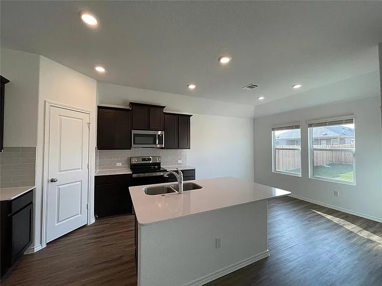 103 Ulmus St — Photo 7