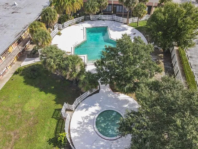 7900 S Orange Blossom Trl — Photo 10