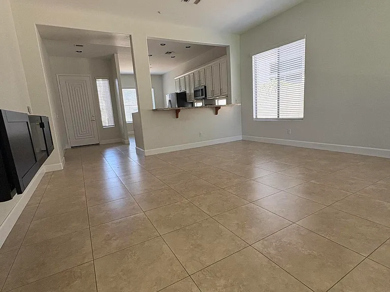 7729 E Tailspin Ln — Photo 4