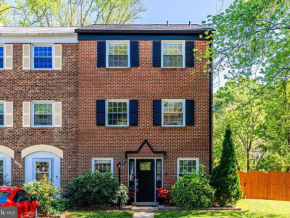 2nd image of 14847 Leicester Ct