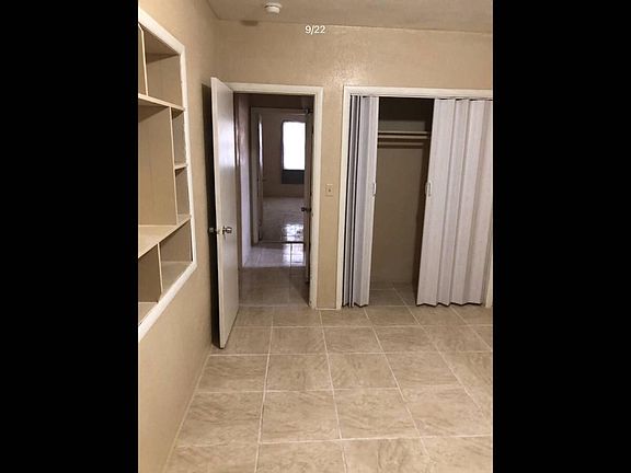 5th image of 920 NW 52nd St #1