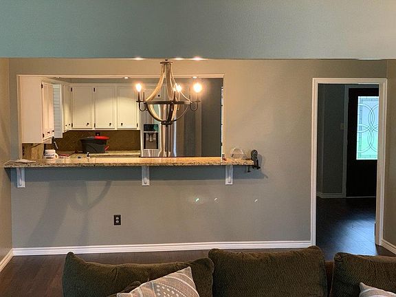 3rd image of 612 Augusta Dr