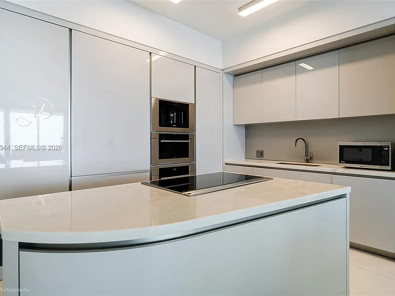 18975 Collins Ave #5103 — Photo 18