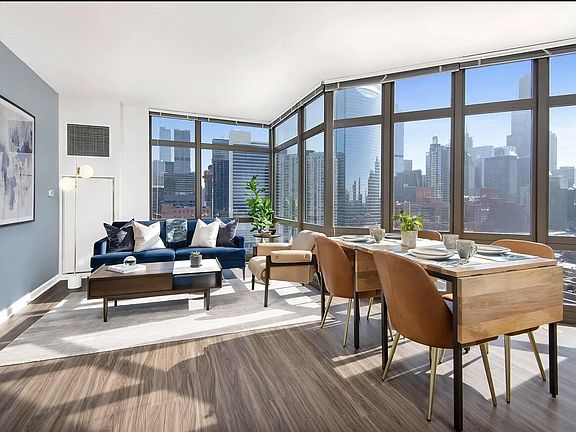 2nd image of 330 N Desplaines St #1410