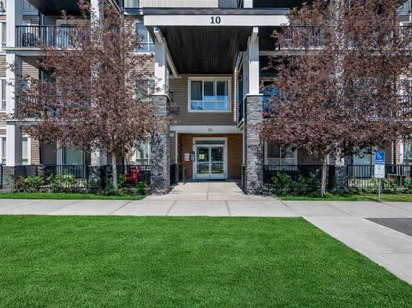 10 S Walgrove Walk SE #211, Calgary, AB T2X 4E3