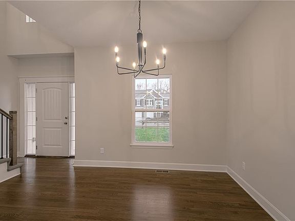 3rd image of 11831 N Bellaire Ave