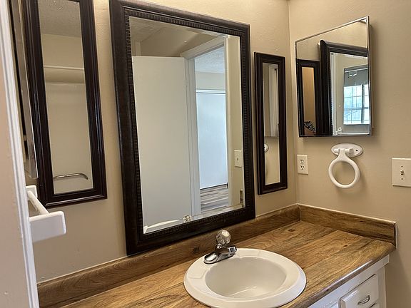 5th image of 1029 Sutor Rd #1029