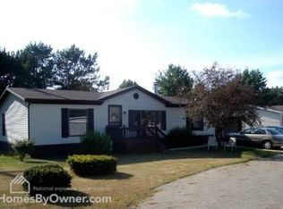3 Hawthorne Ln, Mason, MI 48854