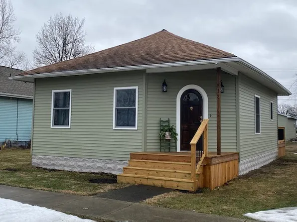 717 Piatt Ave, Mattoon, IL 61938