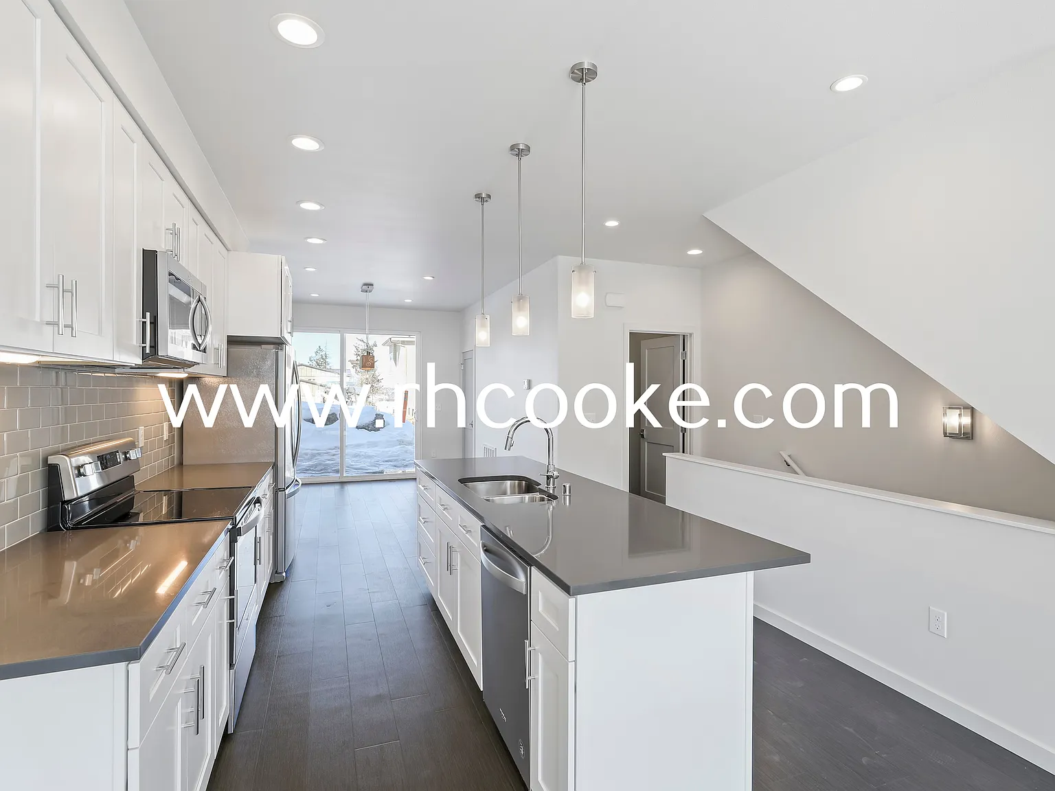 2 bed, 2.5 bath, 1384 sqft, $2,100 — Photo 4