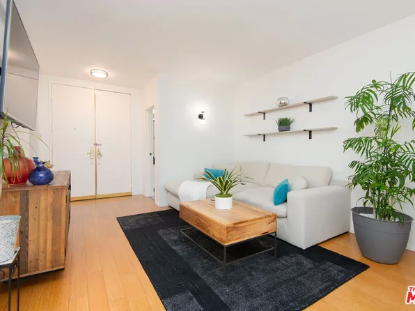 1131 Alta Loma Rd APT 123, West Hollywood, CA 90069
