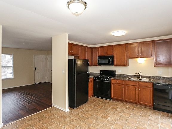 2nd image of 1199 Leawood Dr