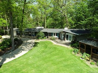 2927 Duana Dr, Milford, MI