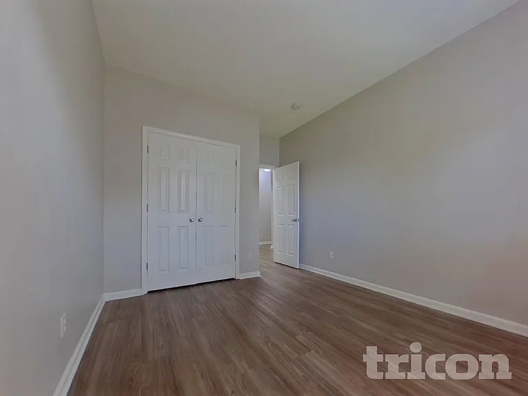 101 Royal Crest Dr — Photo 9