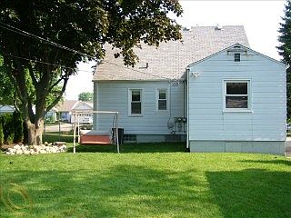 3rd image of 32237 Marquette St