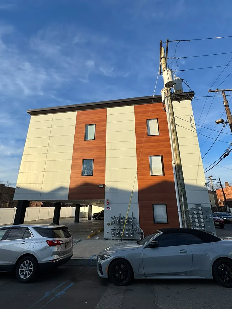115-117 Hamilton Ave — Photo 1