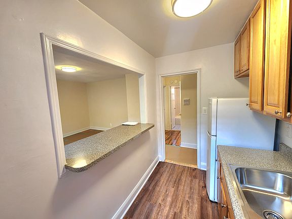 4th image of 6461 184th St #3B