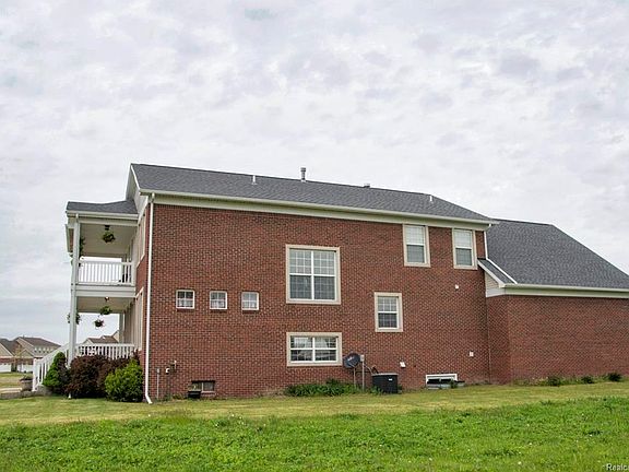 4th image of 26735 Trowbridge Sq
