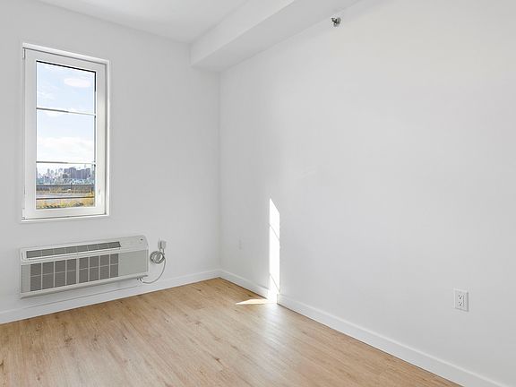 3rd image of 101 Bruckner Blvd #7W