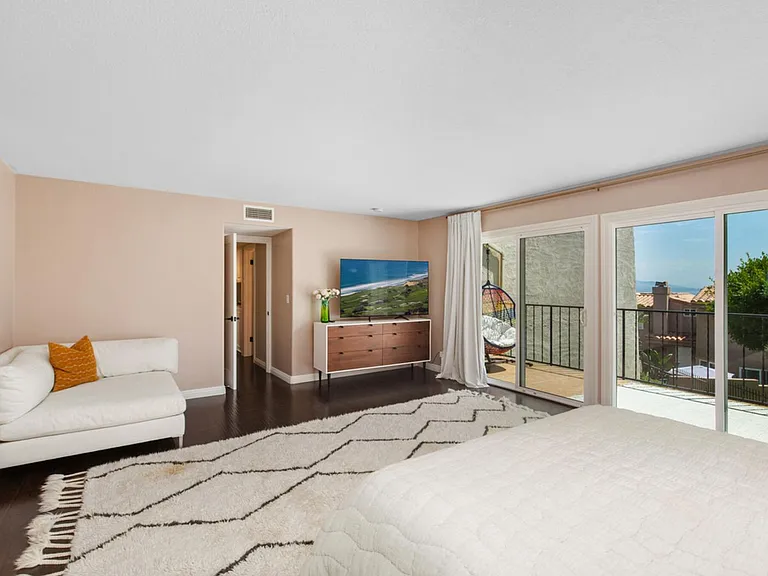 33692 Blue Lantern St #B — Photo 11