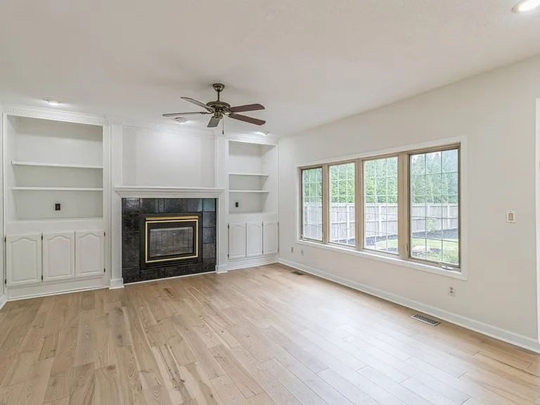 13585 Summit Dr — Photo 3