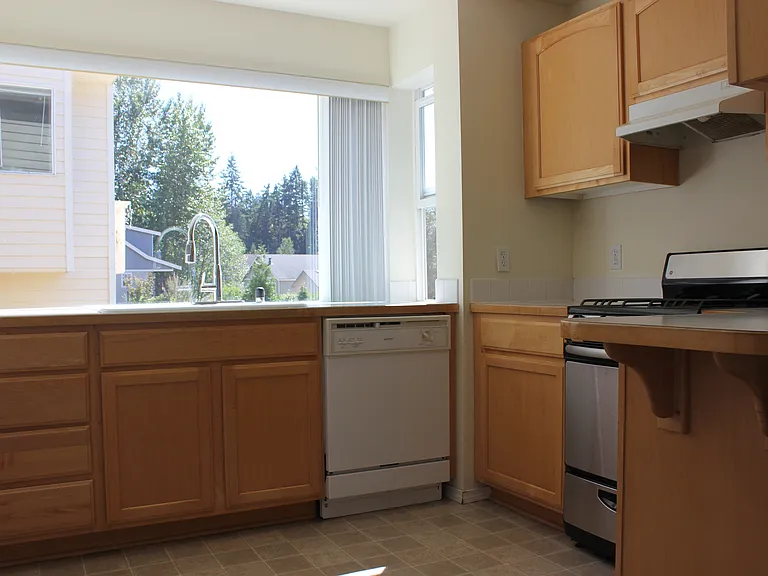 803 Blueberry Ln — Photo 7