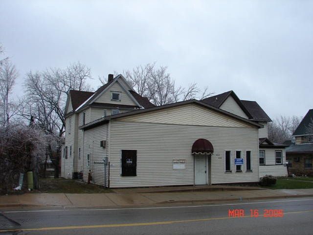 2nd image of 442-444 Capital Ave SW