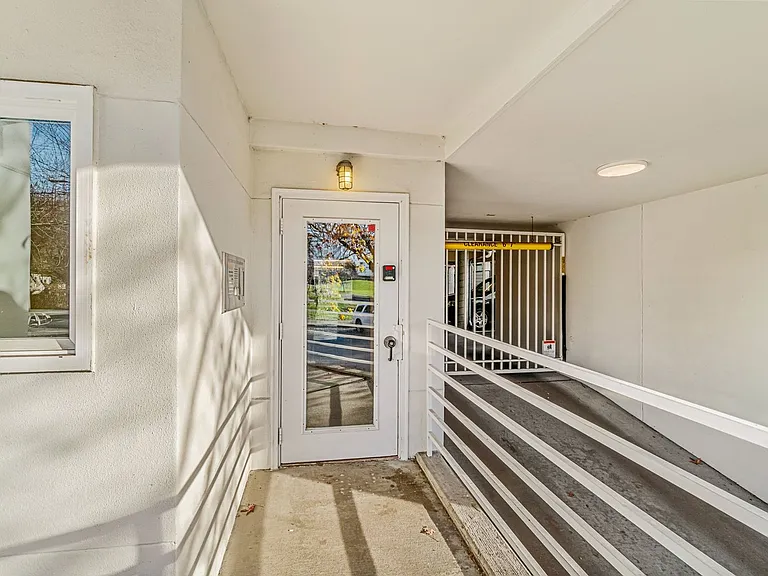 1828 11th Ave #103 — Photo 14