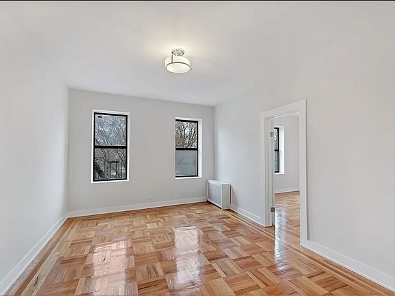 3rd image of 3279 Bainbridge Ave #B11
