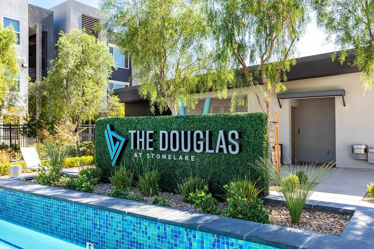 Douglas at Stonelake — Photo 1