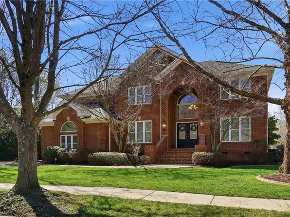 2216 Souverain Ln, Virginia Beach, VA 23454