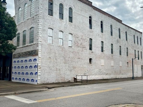 223 N Montgomery Ave