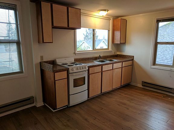 3rd image of 5818 Latona Ave NE APT 4