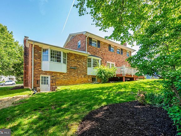 5th image of 6413 Noble Dr