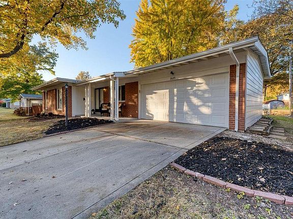 2nd image of 3625 Tremont Dr