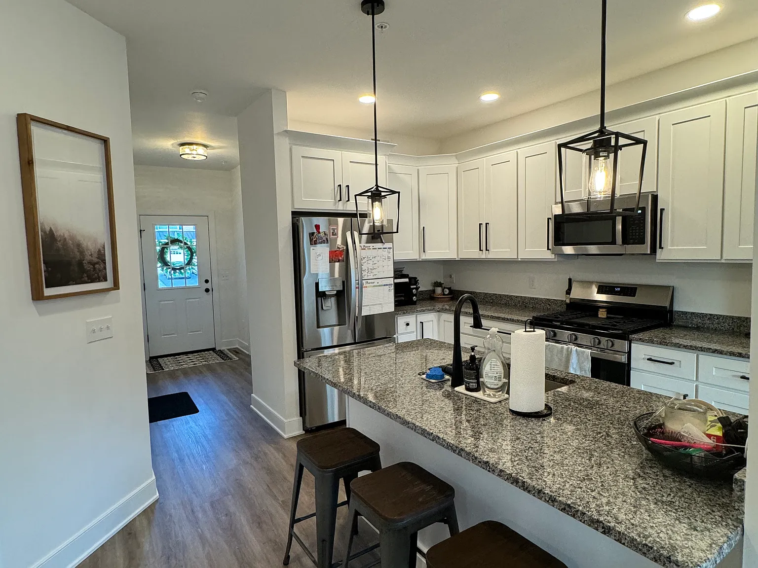 3 bed, 2.5 bath, 1744 sqft, $2,995 — Photo 2