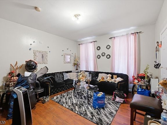 2nd image of 70 4Th St