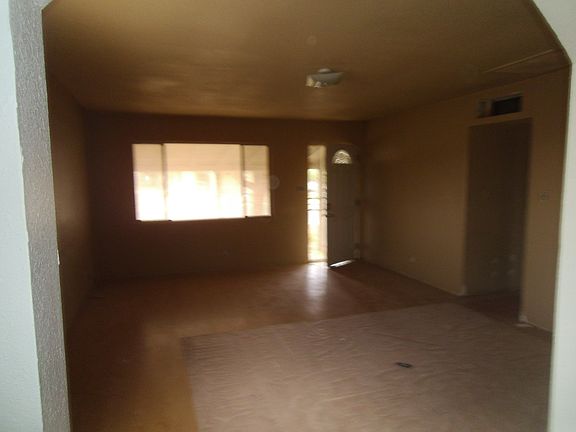 3rd image of 1150 E 4th St