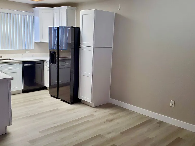 830 Carnegie St #513 — Photo 2