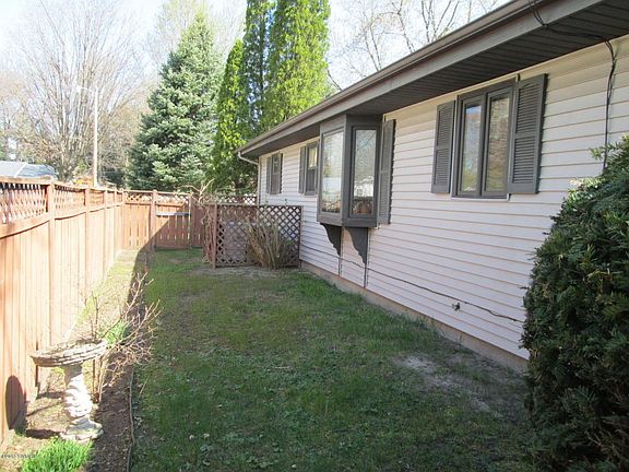 4th image of 1754 N Sierra Way