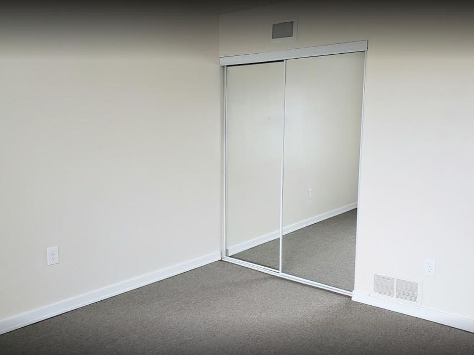 2nd image of 610 Hidden Valley Club Dr #218