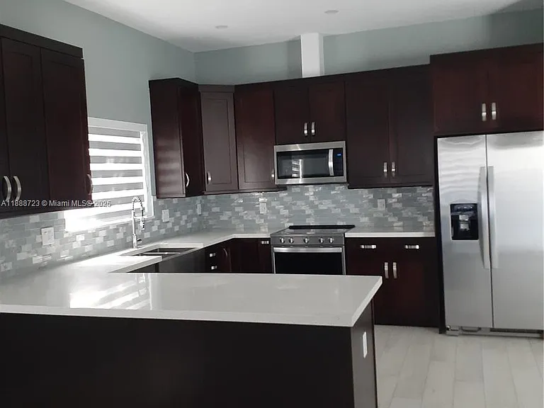 23 Jenny Ln — Photo 8