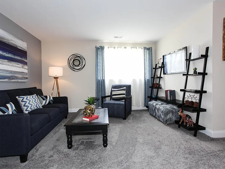 Goodnow Hill and Franconia Apartments — Photo 8