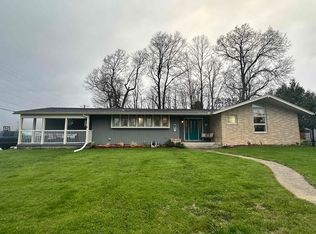905 Elm St, Mauston, WI 53948