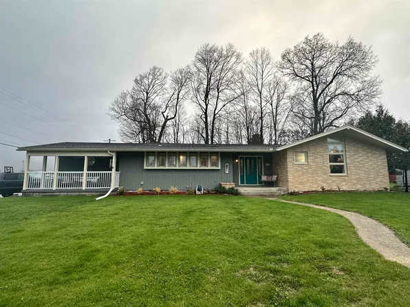 905 Elm St, Mauston, WI 53948