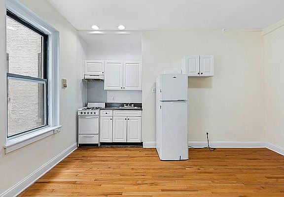 3rd image of 245 W 75th St APT 2A