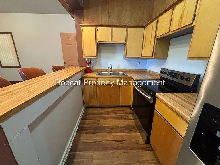 1015 US Highway 395 N #A — Photo 8